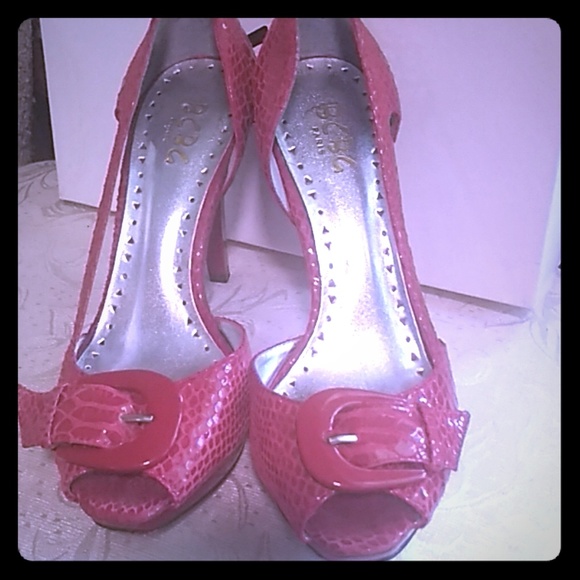 BCBG PARIS 8.5 RED LEATHER SNAKESKIN D'ORSAY HEELS - Picture 2 of 6
